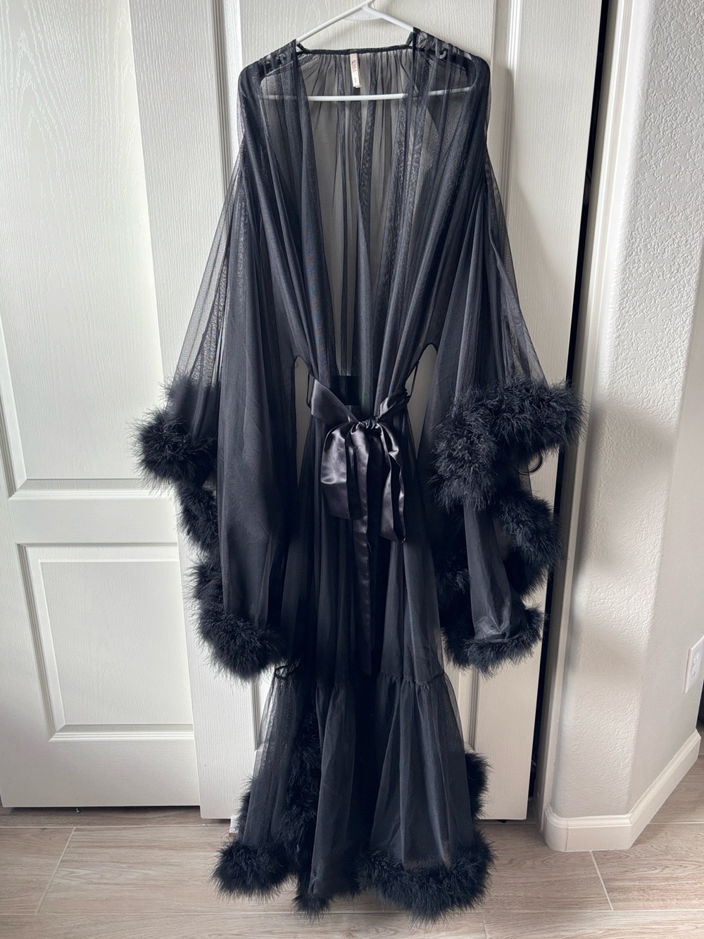 Roma Confidential Hollywood Glam Feather Trim Mesh Robe Black Women’s One Size